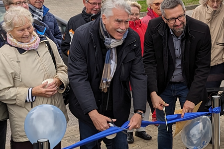 Einweihung Trinkbrunnen Band durchschneiden © Hansestadt Havelberg